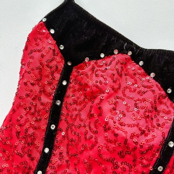 Dance/Figure Skating Dress. Size: Red Sequin/ Black Details - Size 8-10 years - Picture 4 of 7
